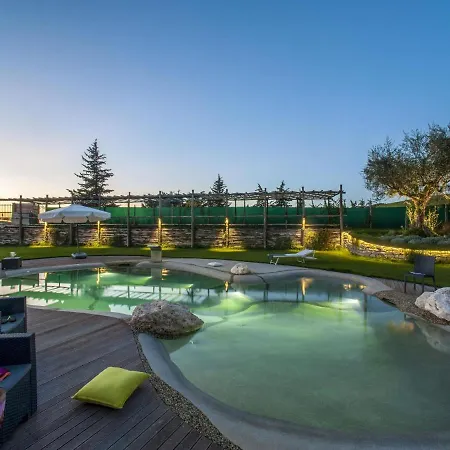 Lavish Holiday In With Swimming Pool