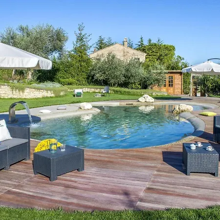 Vakantiehuis Lavish Holiday In With Swimming Pool *