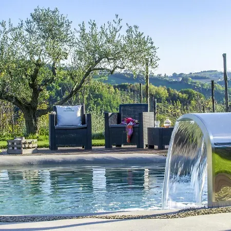 Hébergement de vacances Lavish Holiday In With Swimming Pool